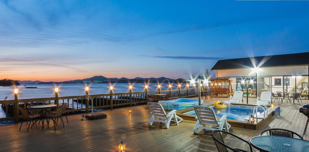 Dolsanmaru Pension Йосу Екстериор снимка
