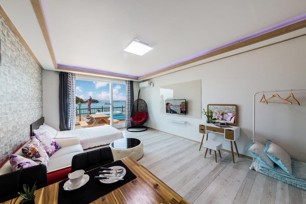 Dolsanmaru Pension Йосу Екстериор снимка